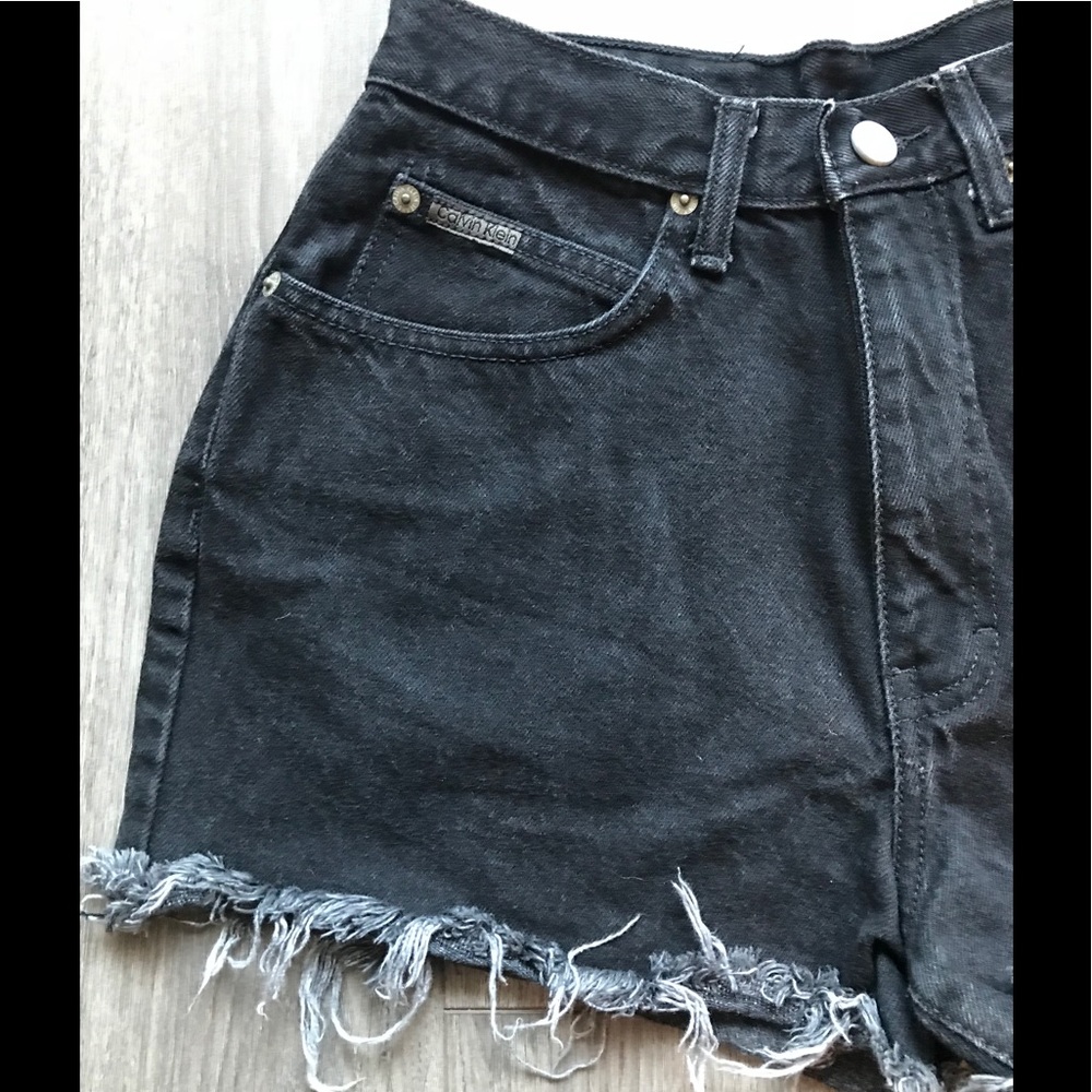 Vintage 90s Calvin Klein Shorts - Picture 5 of 6